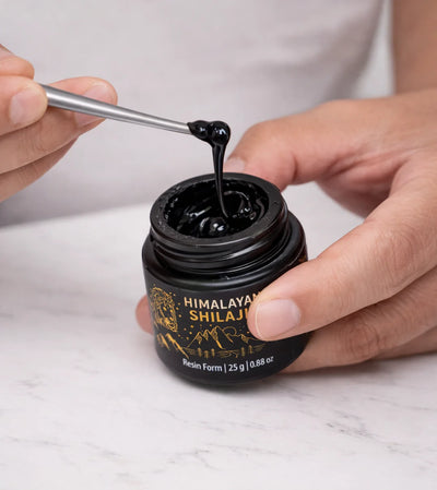 100% Pure Himalayan Shilajit Resin uk hands on